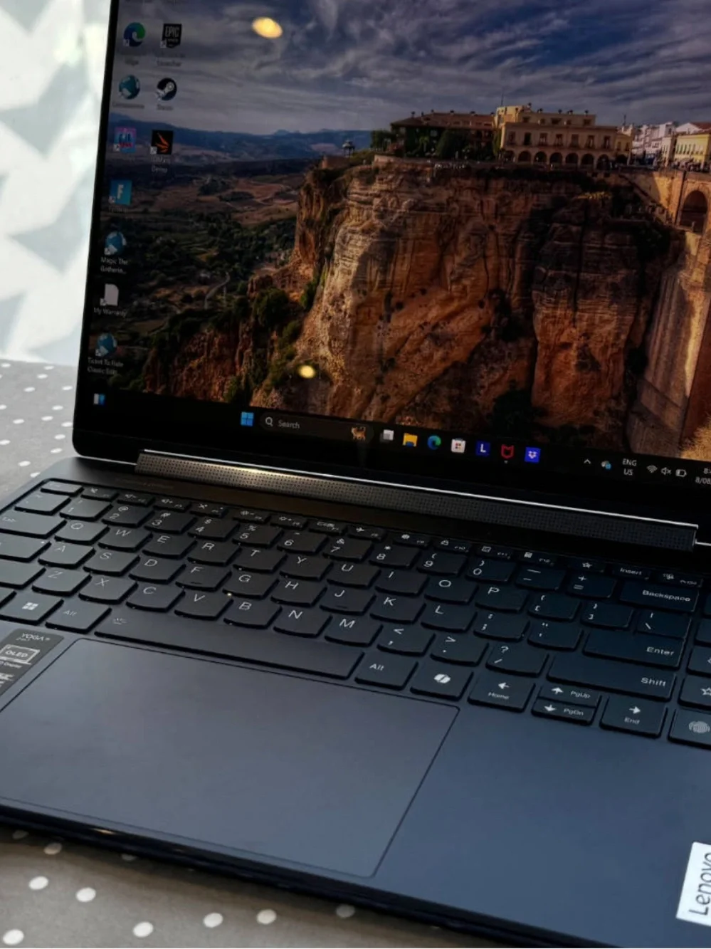 LIKE NEW Lenovo Yoga 9i TLI5 14